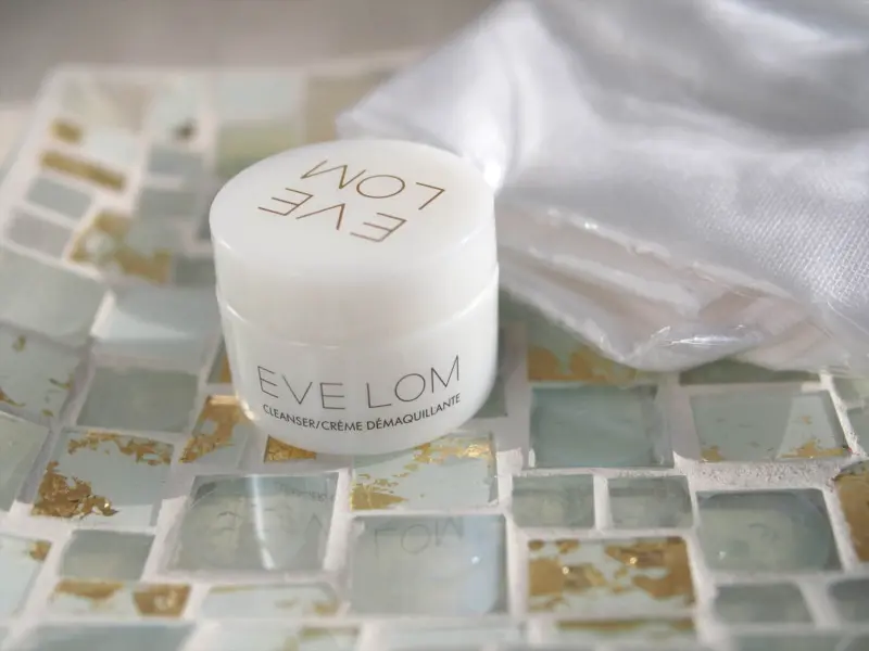 Eve Lom Cleanser (8ml) and Cloth