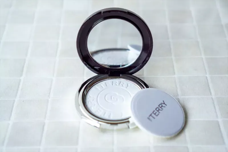 MINI TO GO HYALURONIC PRESSED HYDRA-POWDER