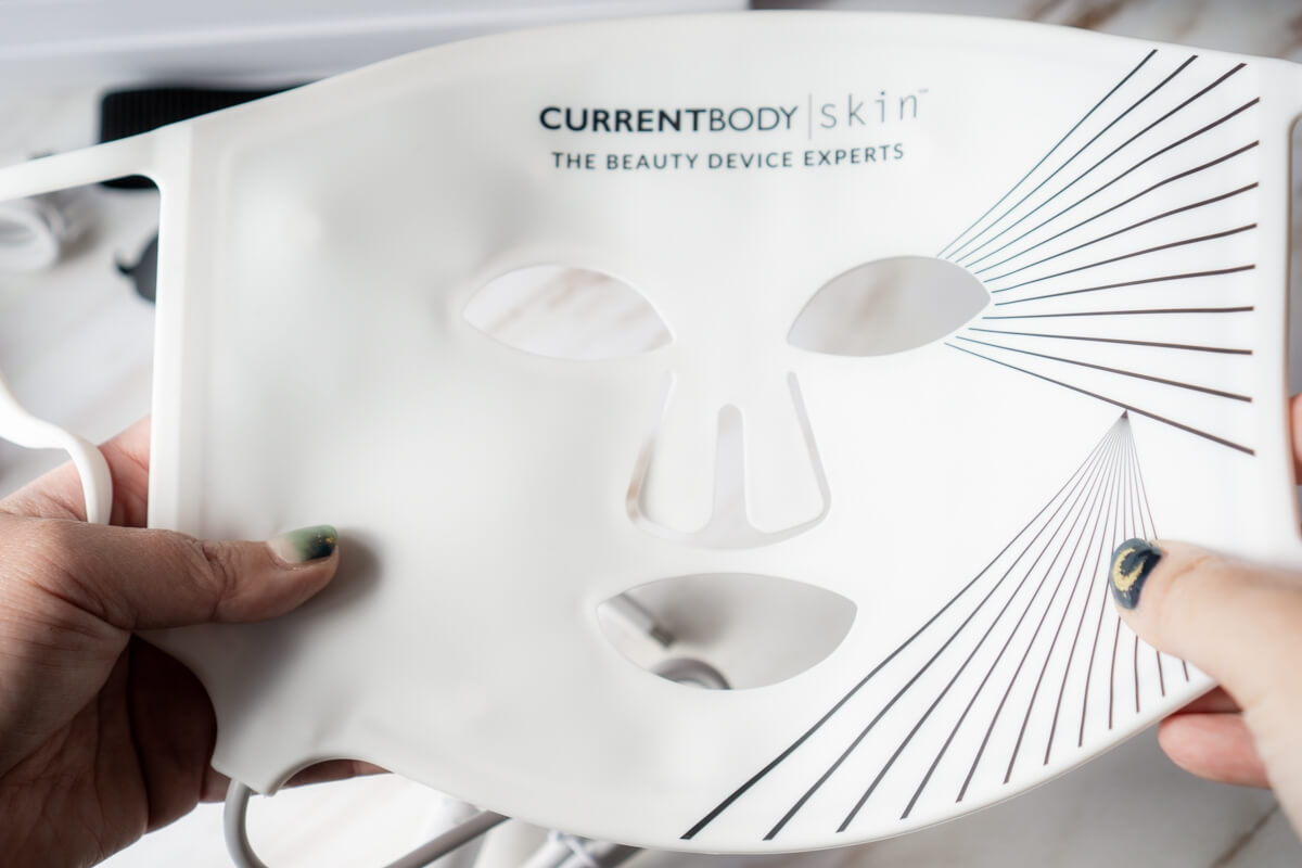 CurrentBody skin LEDライトセラピーマスク レビュー | Kanami Cosme