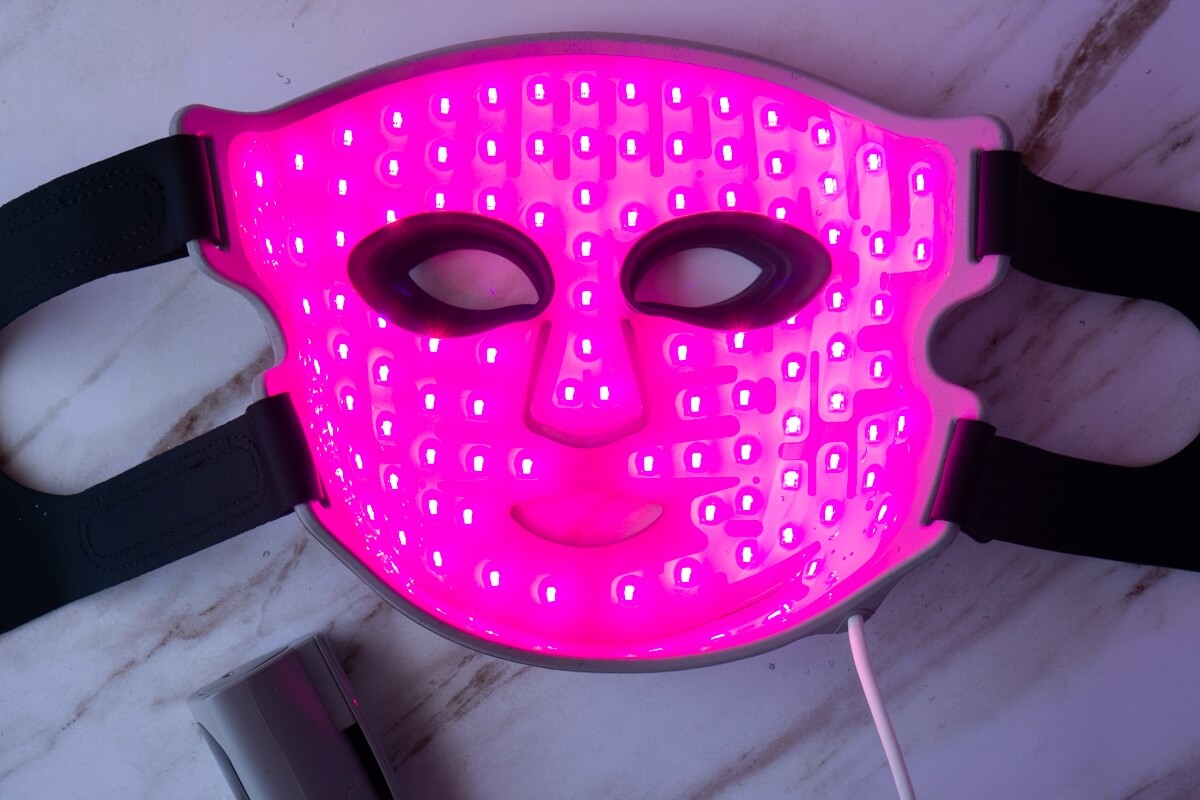 今までにない高機能！CurrentBody LED マルチライト マスクが